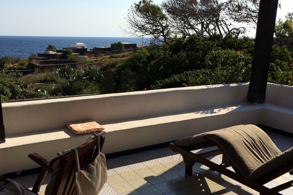 Photo of Patio Balcony in Pantelleria