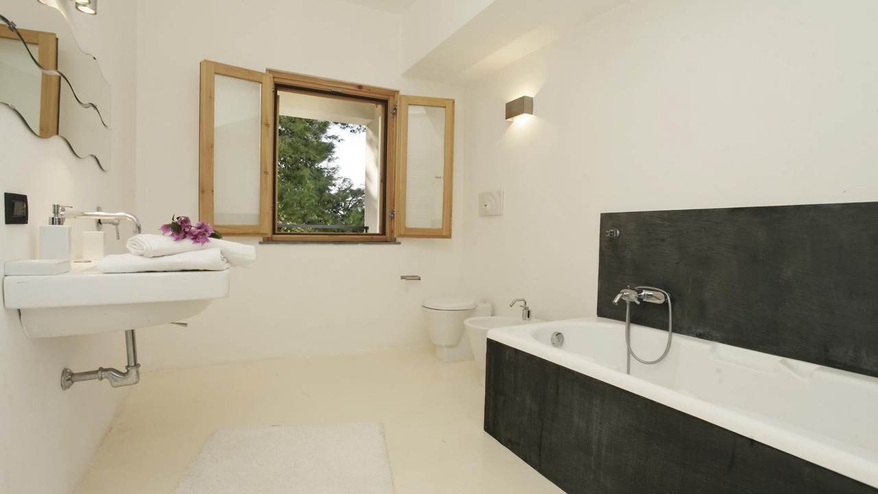 Photo of Bathroom in Torre Colonna-sperone