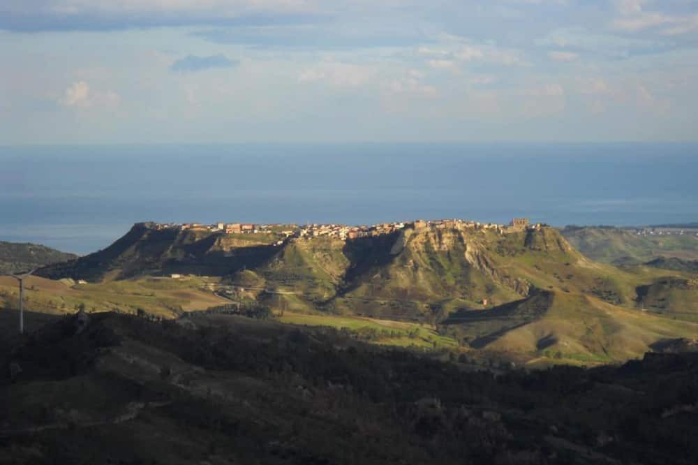 Photo of Outdoor in Strongoli