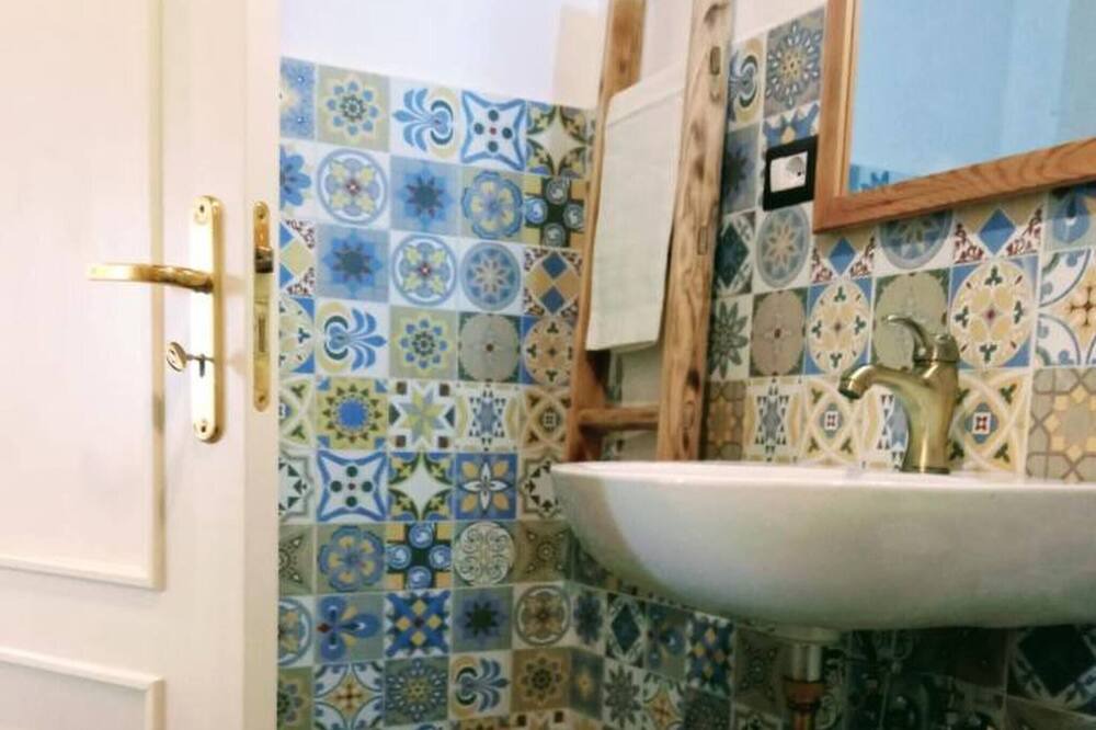 Photo of Bathroom in Strongoli