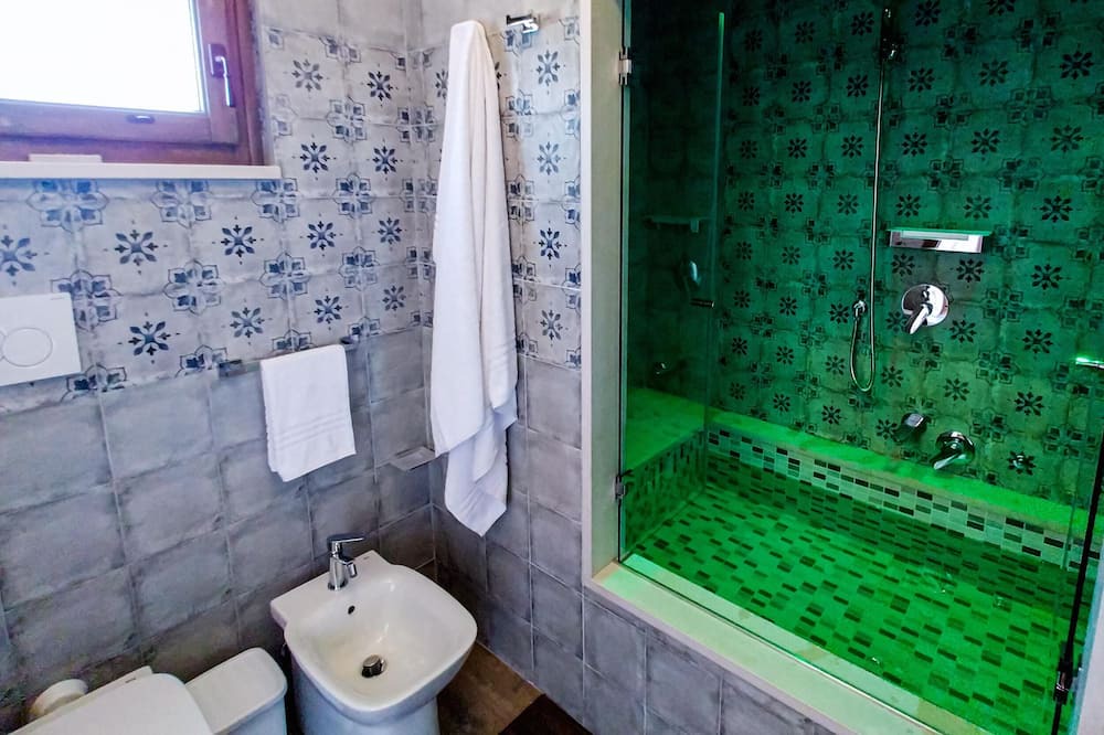 Photo of Bathroom in Pezze di Greco