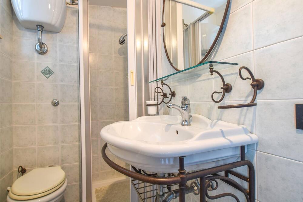 Photo of Bathroom in Le Castella