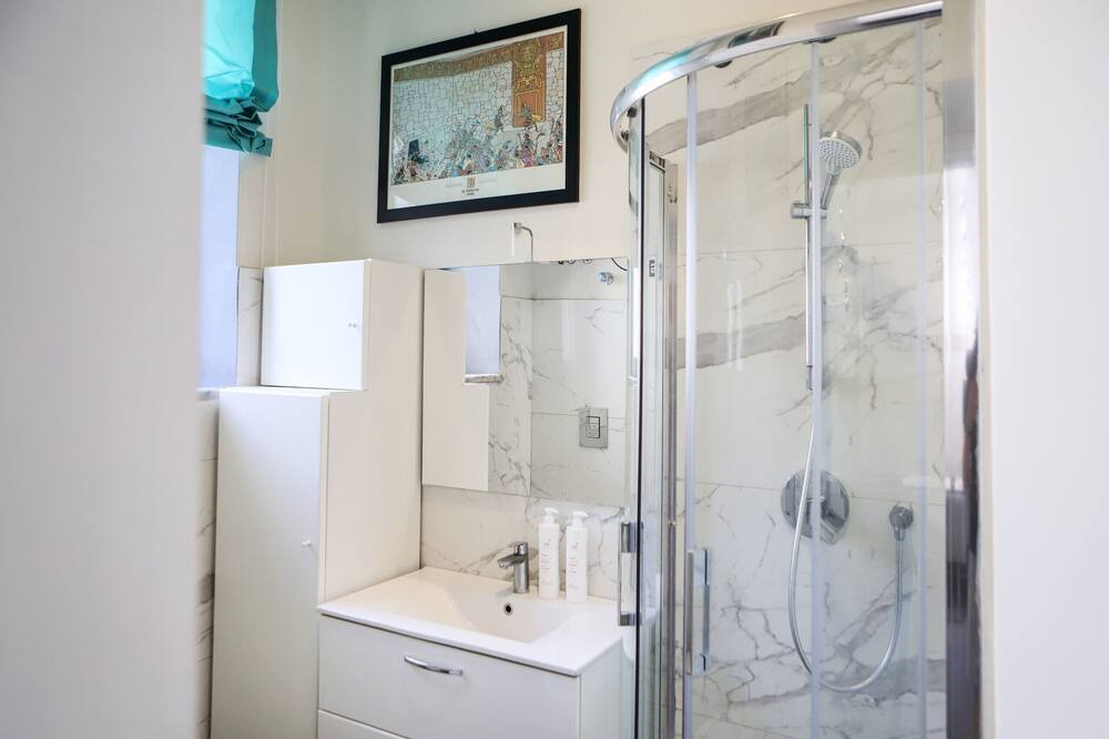 Photo of Bathroom in Historical Center