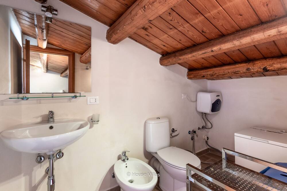 Photo of Bathroom in Calabernardo