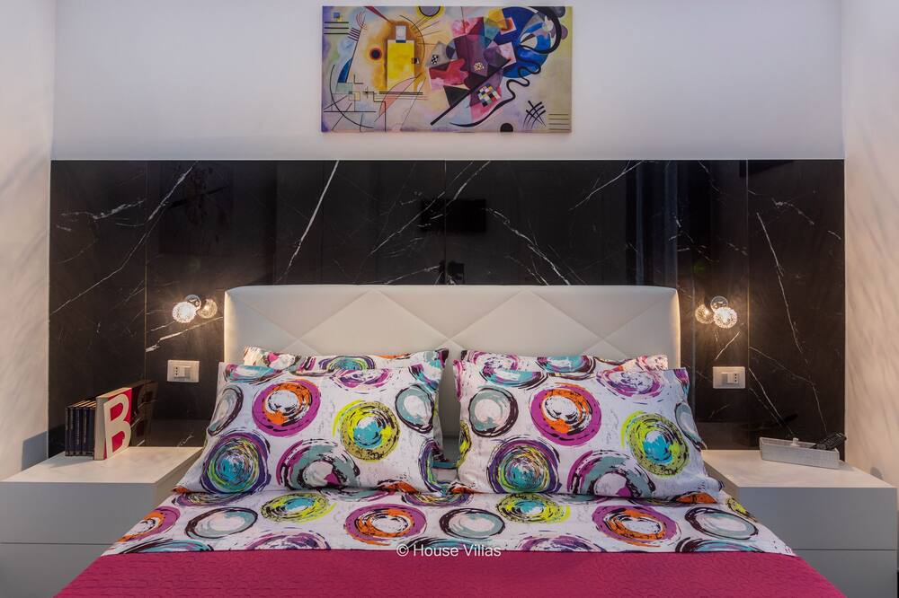 Photo of Bedroom in Avola