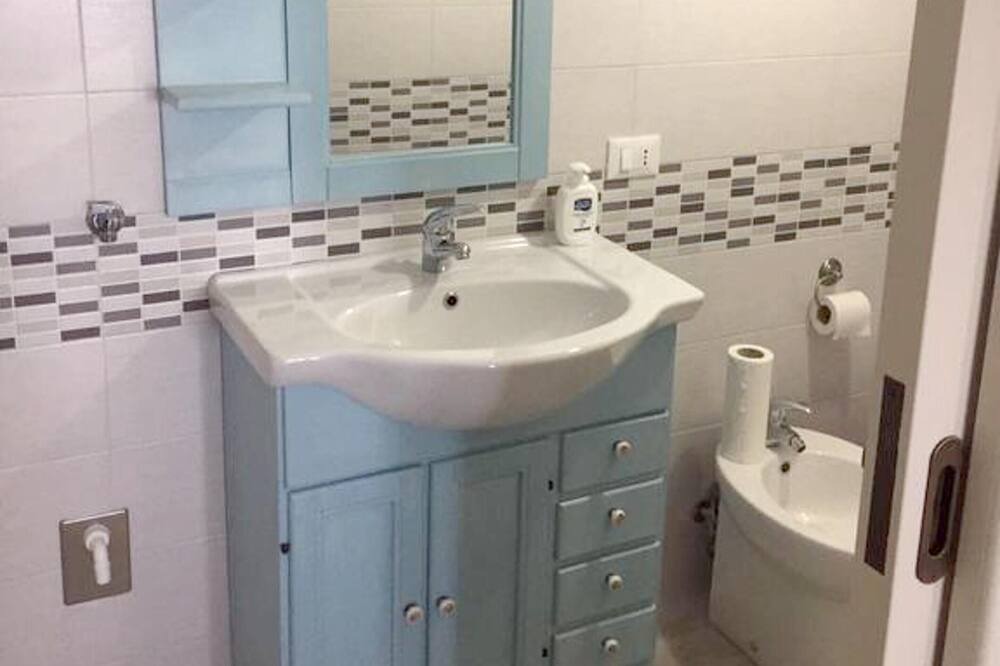 Photo of Bathroom in Malfa