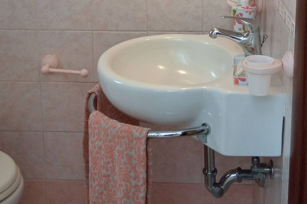 Photo of Bathroom in Aci Trezza