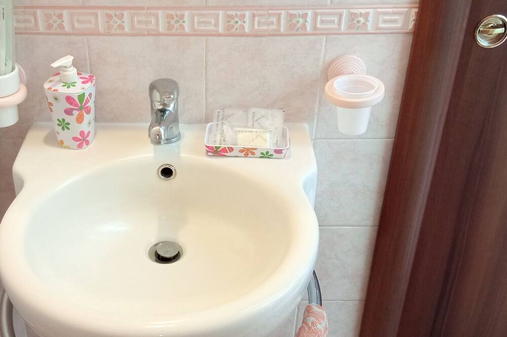 Photo of Bathroom in Aci Trezza