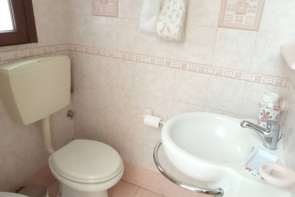 Photo of Bathroom in Aci Trezza