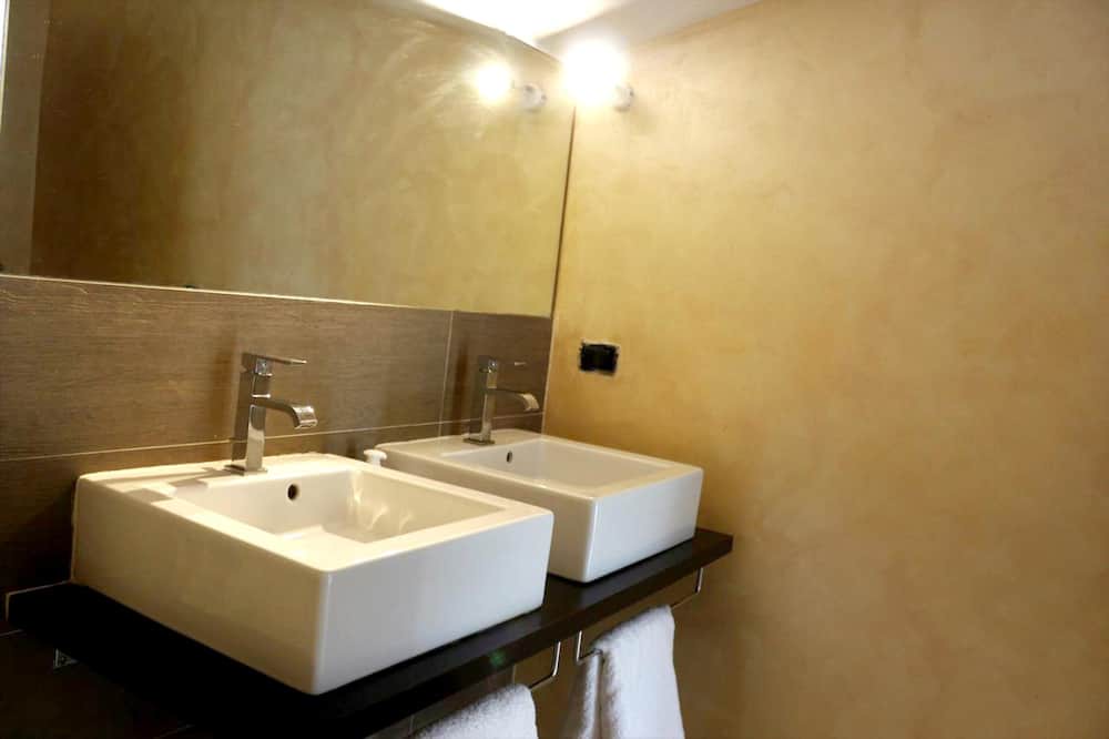Photo of Bathroom in Montemiletto