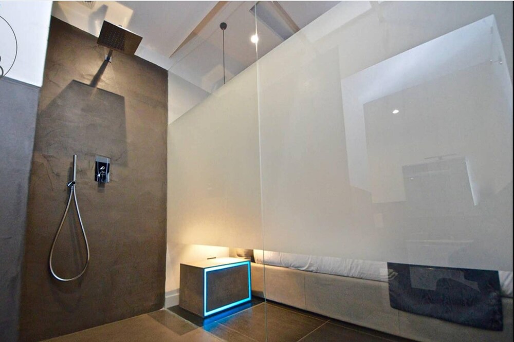 Photo of Bathroom in Quartieri Spagnoli