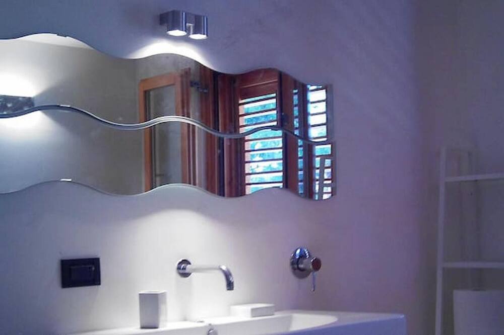 Photo of Bathroom in Torre Colonna-sperone