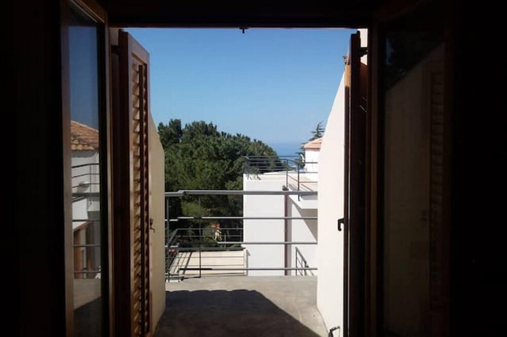 Photo of Livingroom in Torre Colonna-sperone