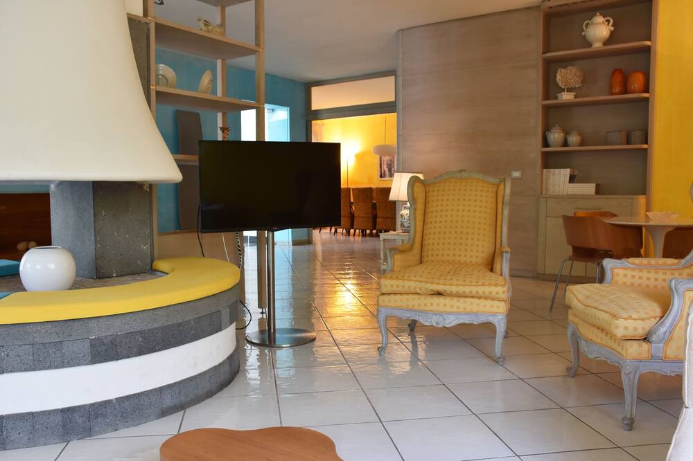 Photo of Livingroom in Ischia Porto