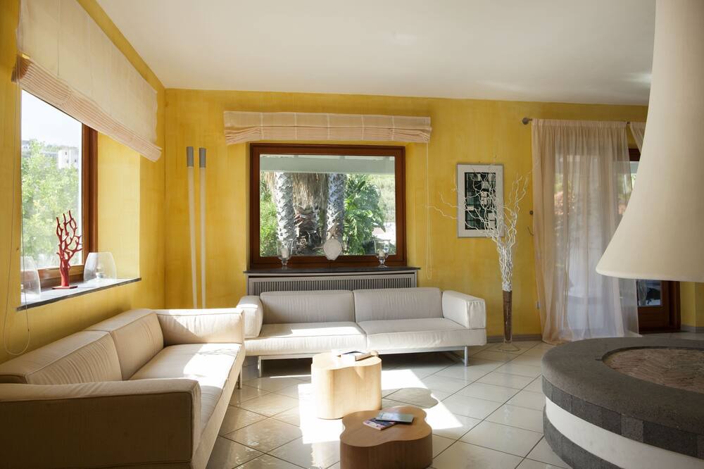 Photo of Livingroom in Ischia Porto