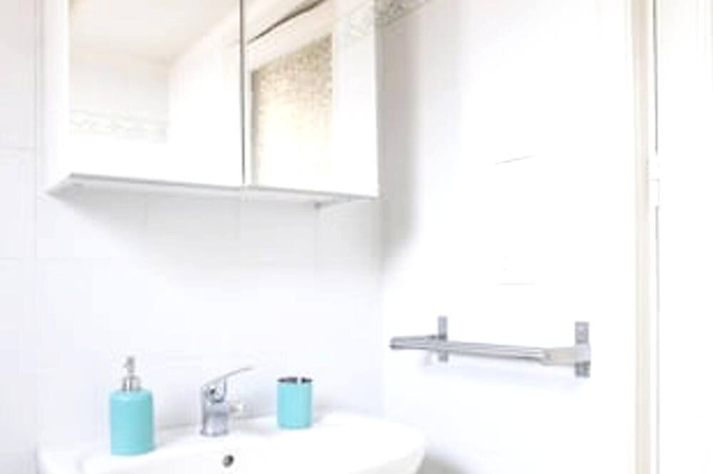 Photo of Bathroom in Pedara