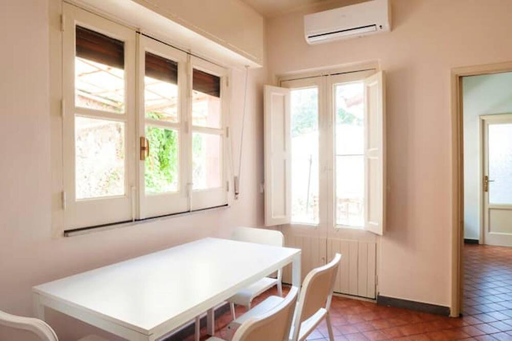 Photo of Livingroom in Pedara