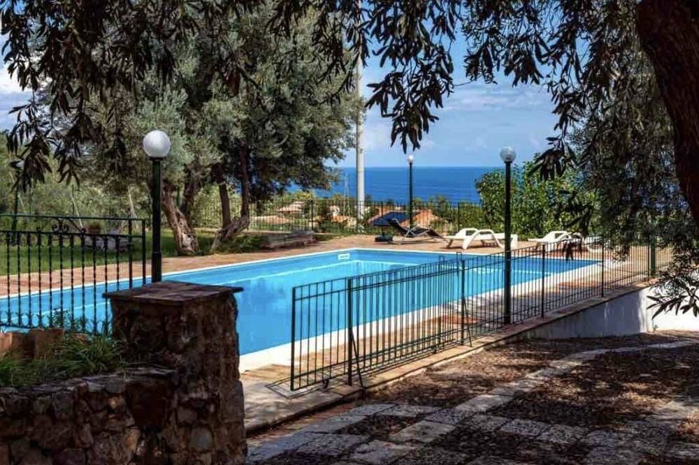 Photo of Outdoor in Mandra Capreria