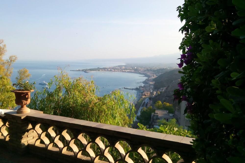 Photo of Patio Balcony in Castelmola