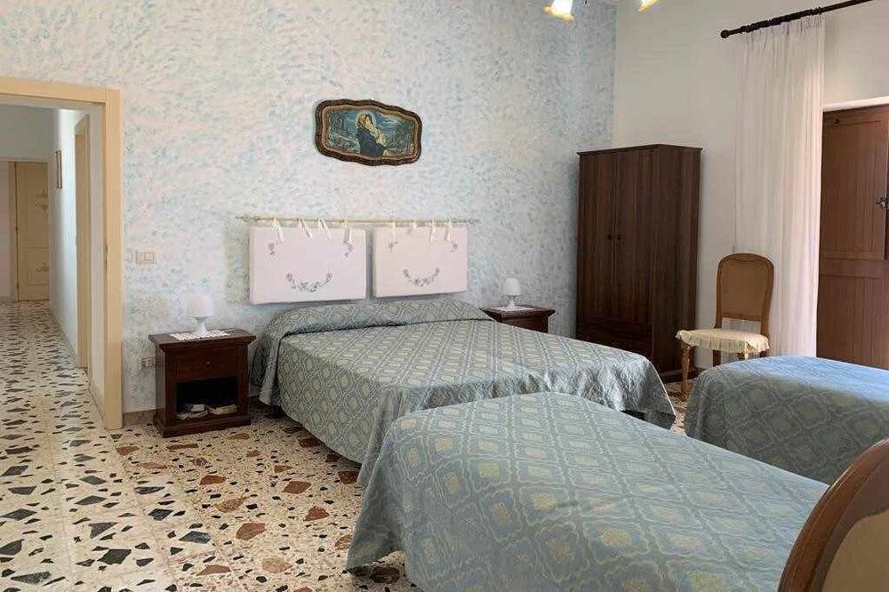 Photo of Bedroom in Malfa
