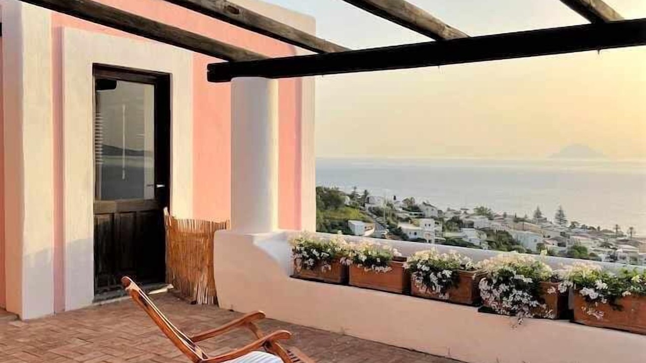 Photo of Patio Balcony in Santa Marina Salina