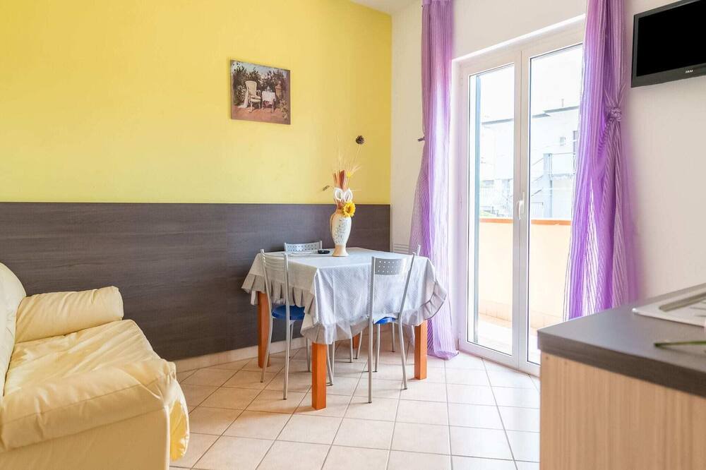 Photo of Livingroom in Laura