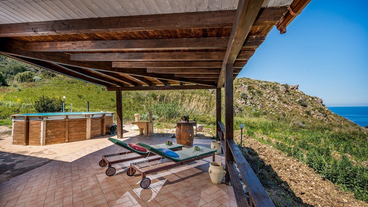Photo of Patio Balcony in Scopello