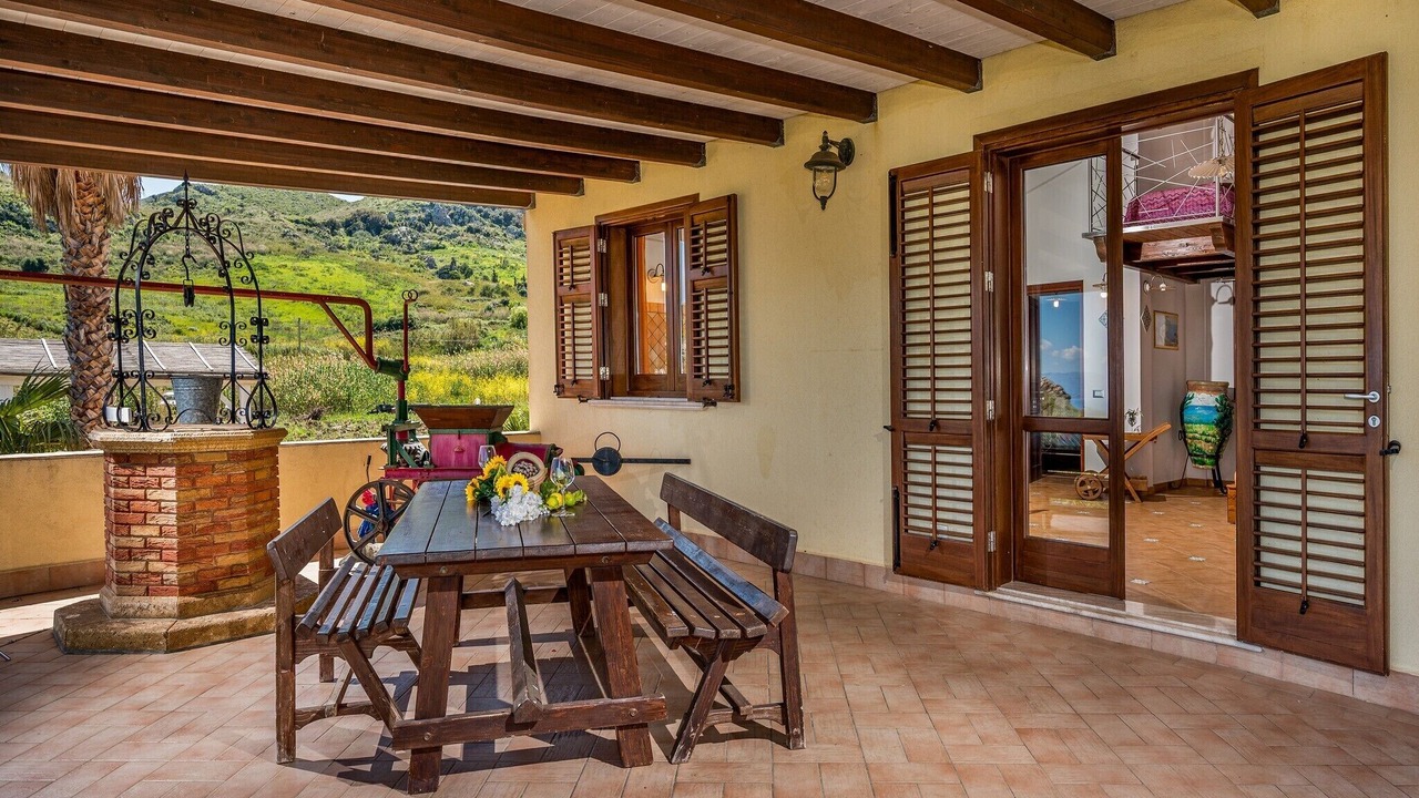 Photo of Patio Balcony in Scopello
