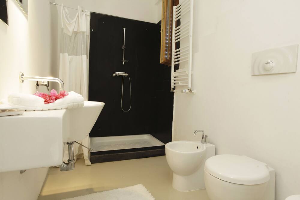 Photo of Bathroom in Torre Colonna-sperone