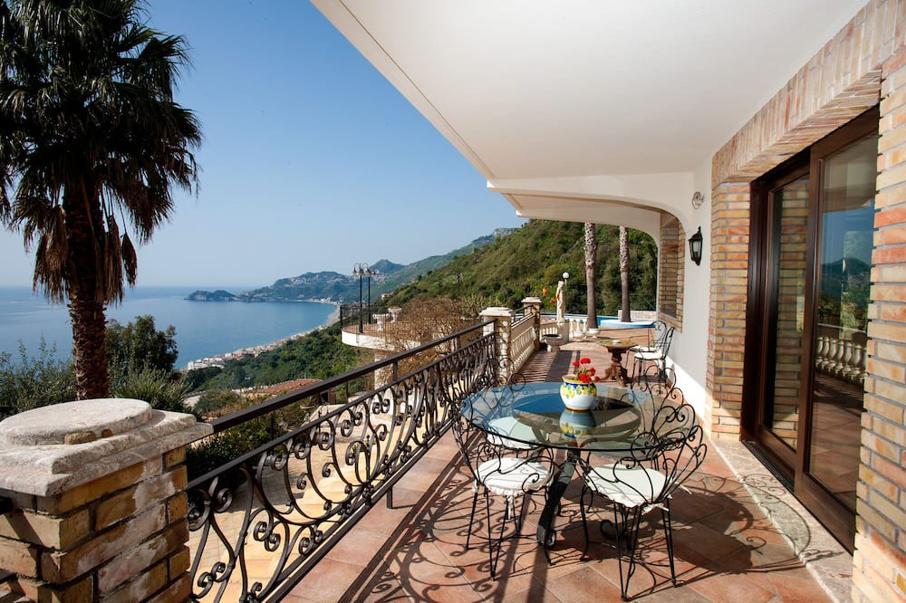 Photo of Patio Balcony in Letojanni