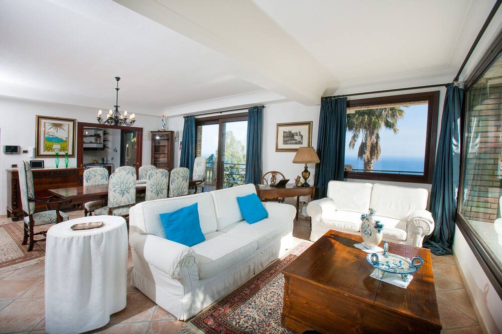 Photo of Livingroom in Letojanni