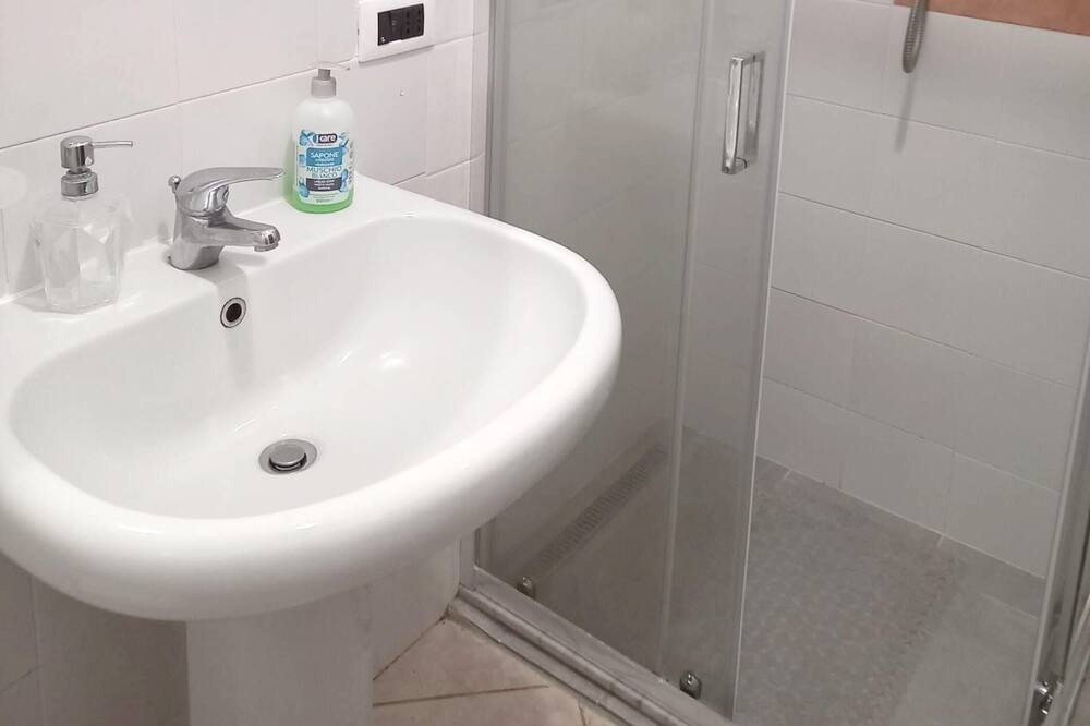 Photo of Bathroom in Contrada Difesa I