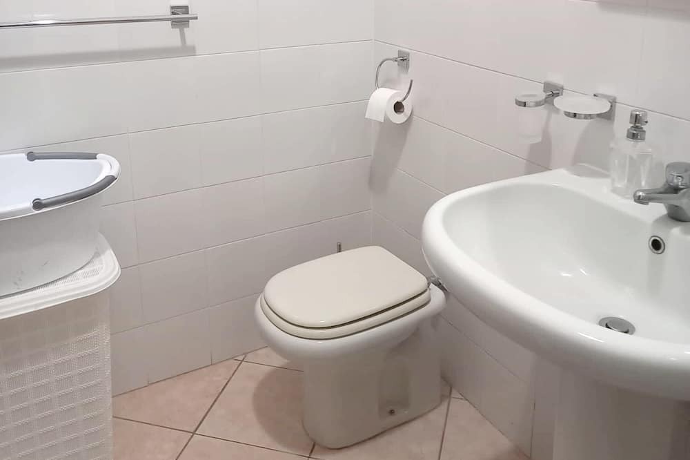 Photo of Bathroom in Contrada Difesa I