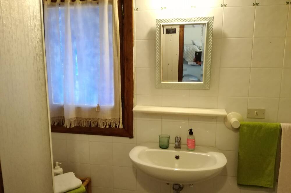 Photo of Bathroom in Ragalna