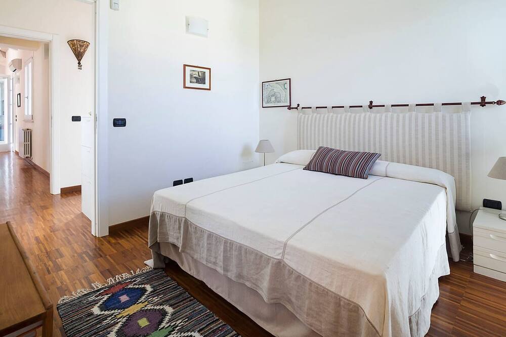 Photo of Bedroom in Augusta