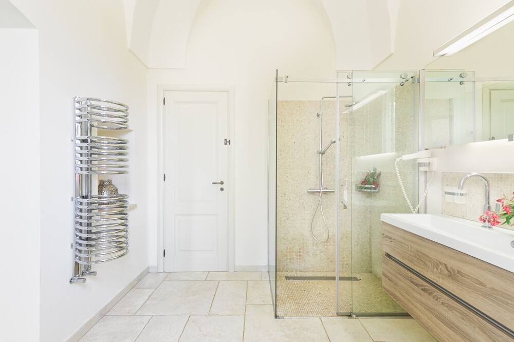 Photo of Bathroom in Oria