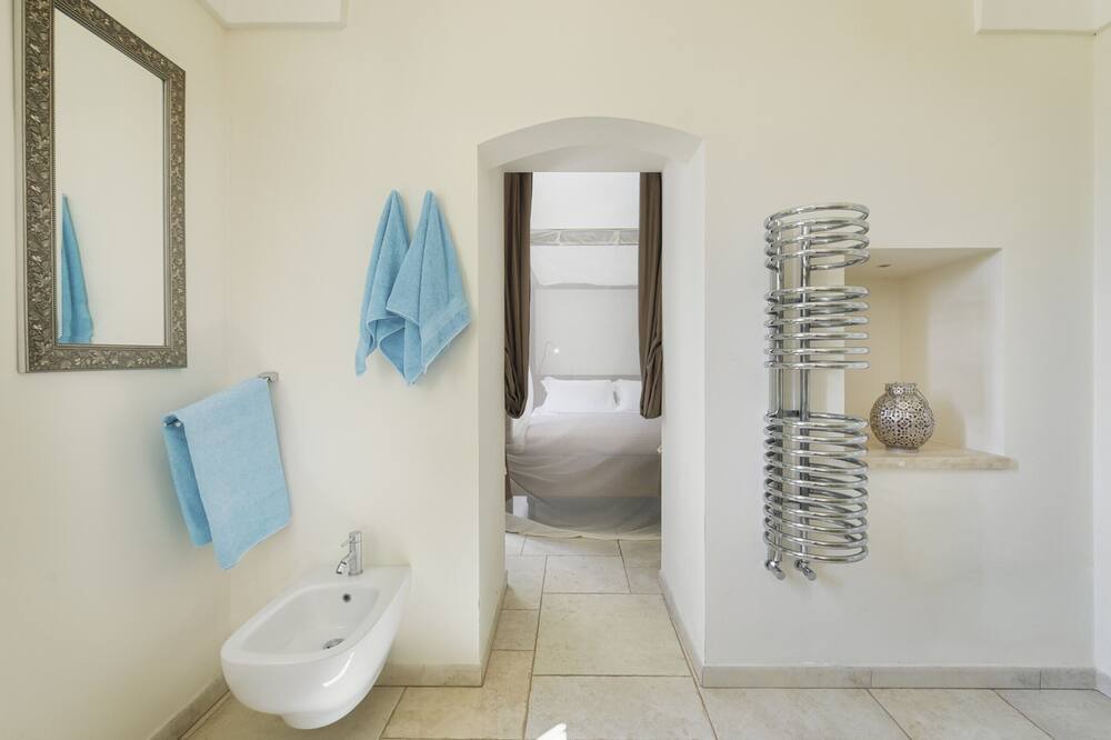 Photo of Bathroom in Oria