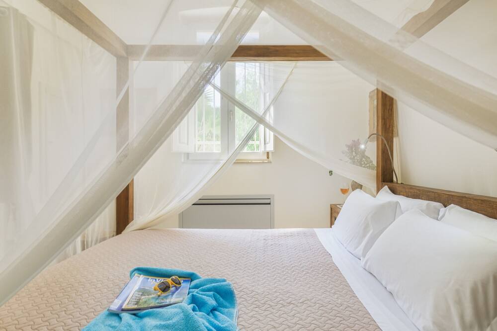 Photo of Bedroom in Oria