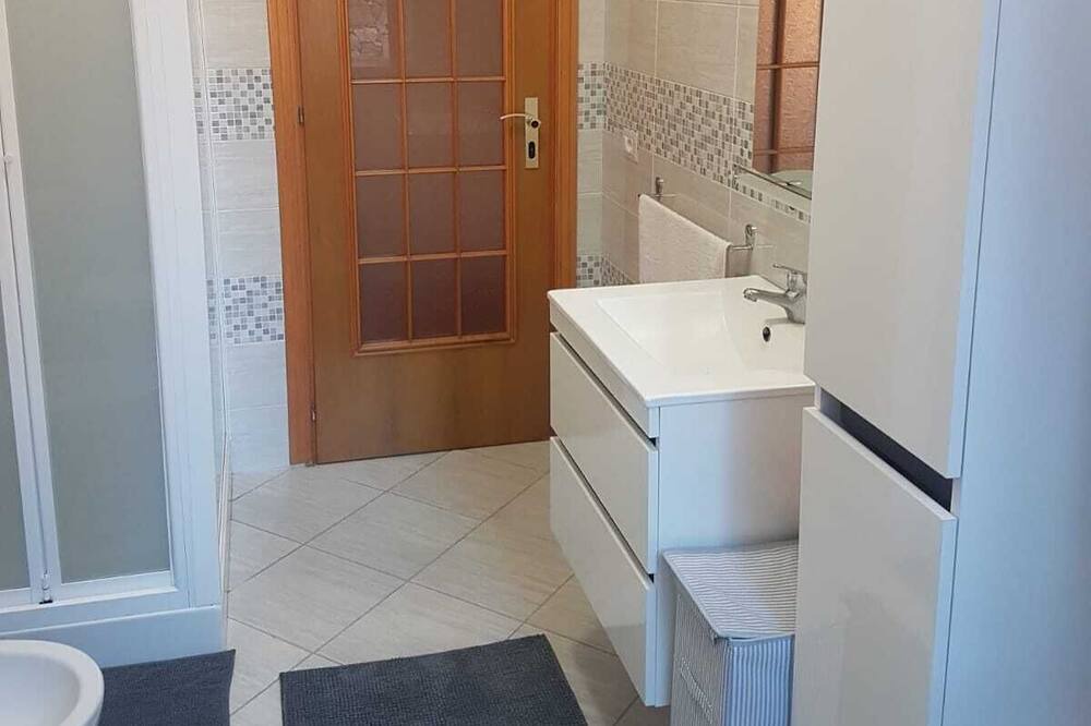 Photo of Bathroom in Isola