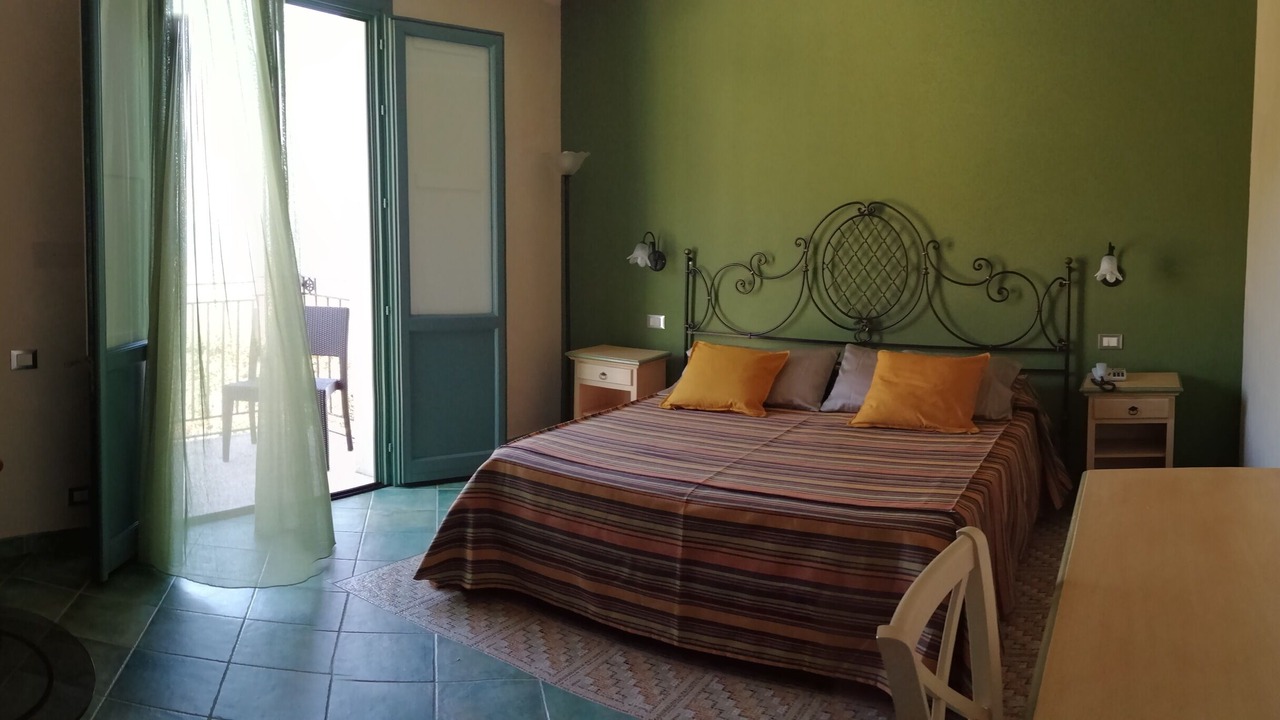 Photo of Bedroom in Scopello