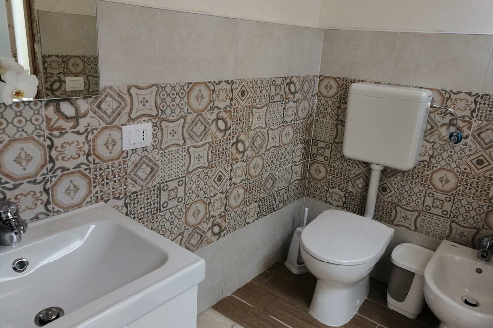 Photo of Bathroom in Addaura