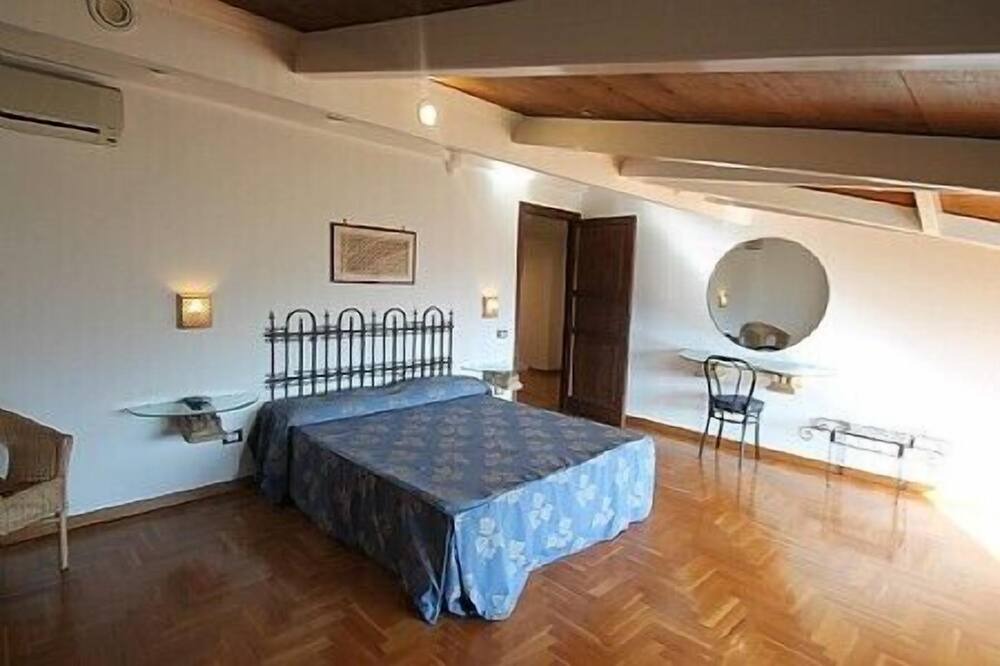 Photo of Bedroom in San Cipriano Picentino