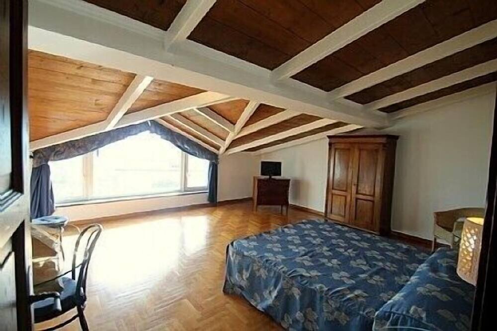 Photo of Bedroom in San Cipriano Picentino
