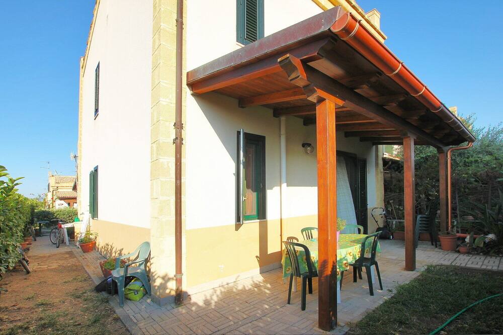 Photo of Patio Balcony in Campofelice di Roccella