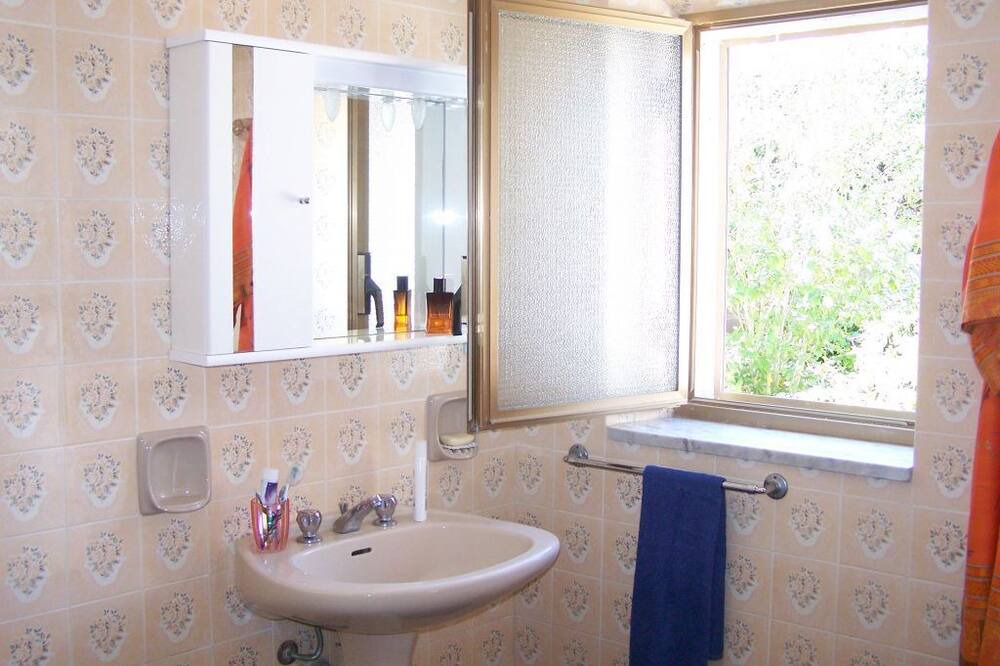 Photo of Bathroom in Pianoconte
