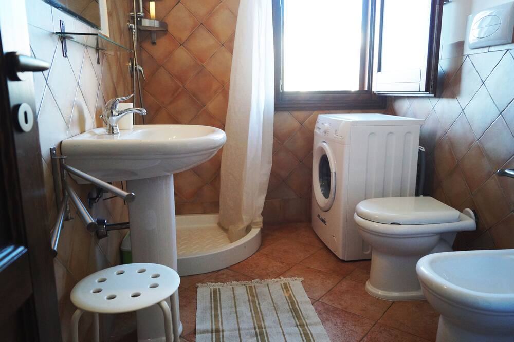 Photo of Bathroom in Campofelice di Roccella