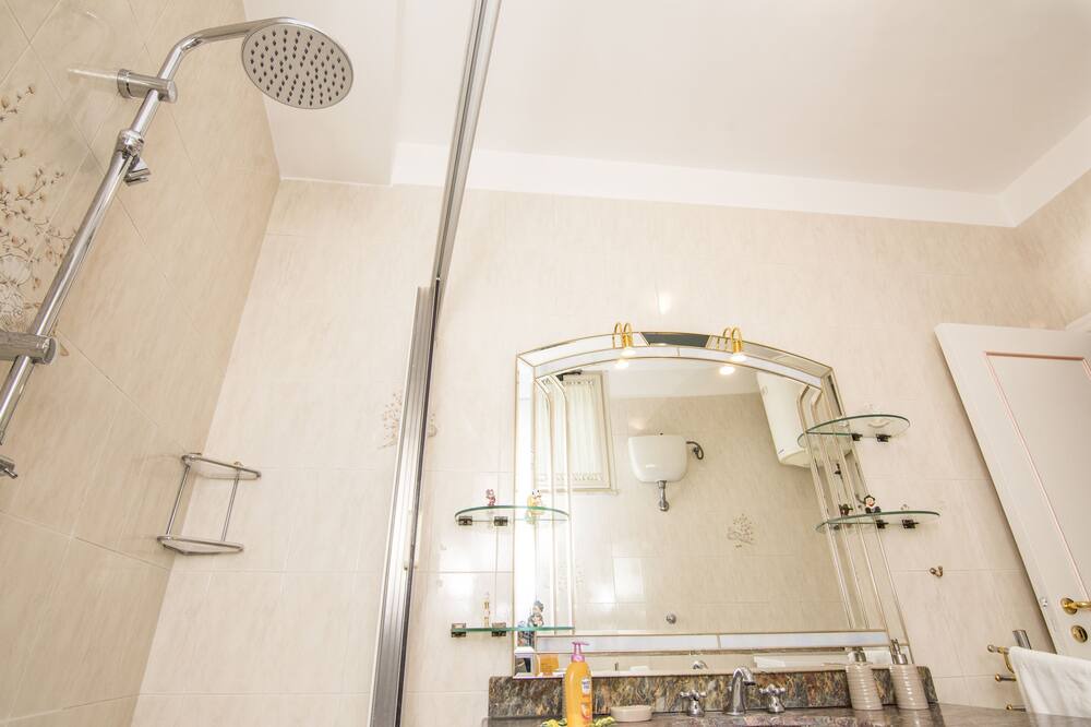 Photo of Bathroom in Pontone