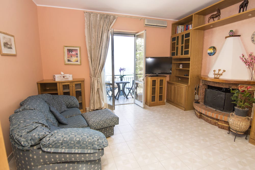 Photo of Livingroom in Pontone