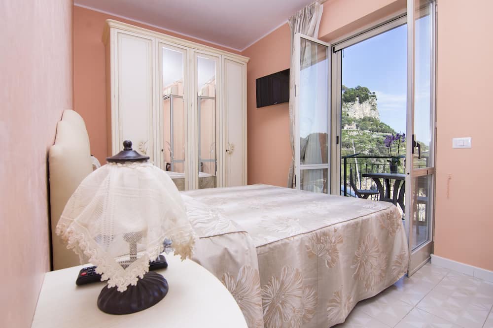 Photo of Bedroom in Pontone