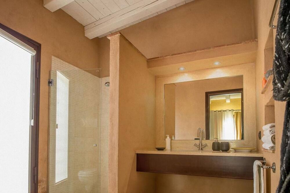 Photo of Bathroom in Castelvetrano